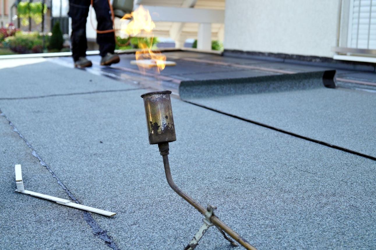 Flat Roof Repair vs Flat Roof Replacement: Which Option Is Right for You?